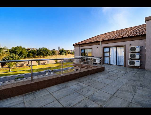 4 BEDROOM GOLF ESTATE FOR SALE IN BLUE VALLEY GOLF ESTATE